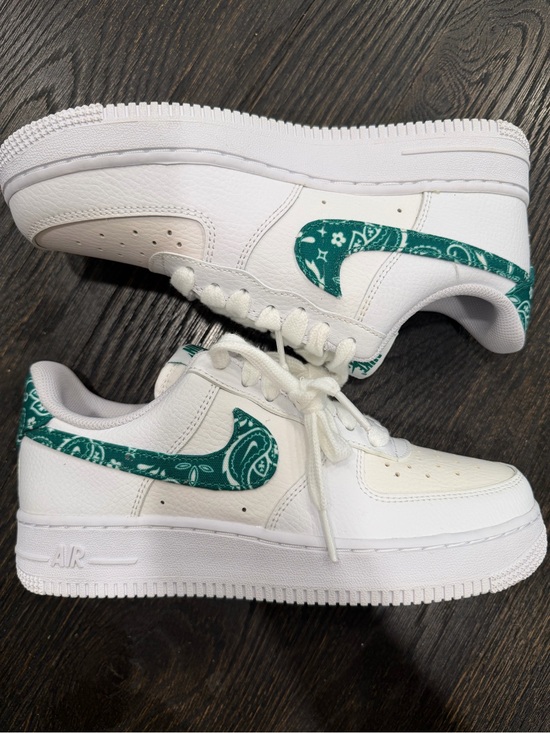 Nike Shoes - Women's Nike Air Force 1 Low '07 Essential Green Paisley size 7